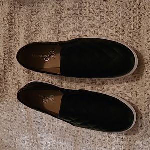 Mountain sole black slip on shoes, size 8.5 like new